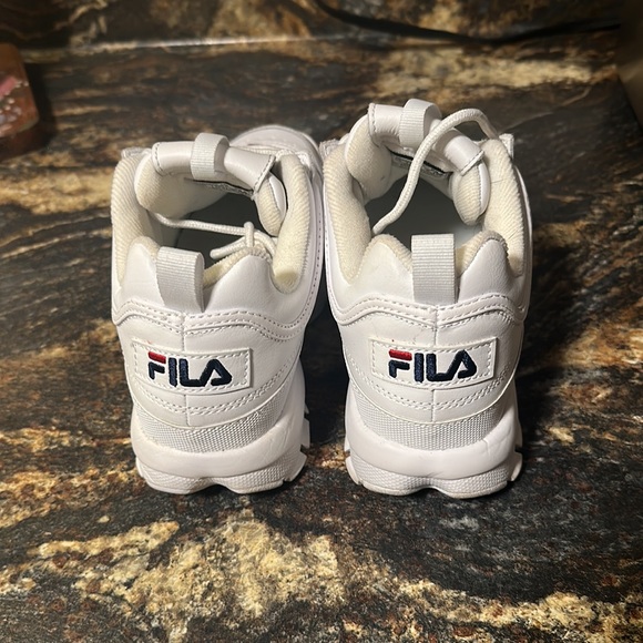 Filas - Picture 2 of 2